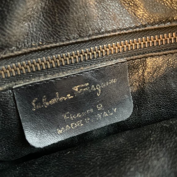 Vintage Salvatore Ferragamo shoulder bag - Picture 2 of 12